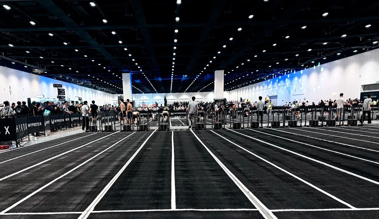 Bạn muốn biết HYROX? Hướng dẫn đầy đủ về thiết bị đào tạo chuyên nghiệp